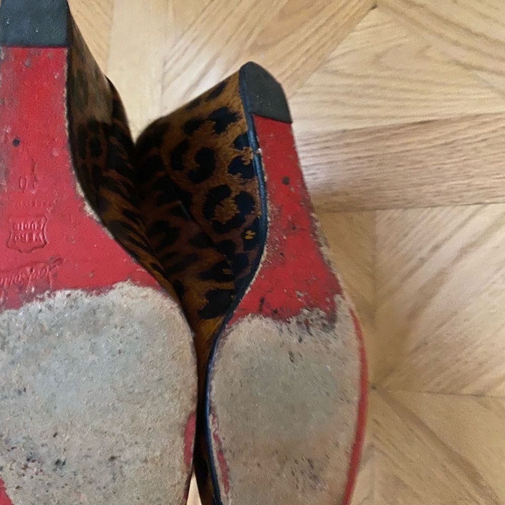 Christian Louboutin - Picture 4 of 4